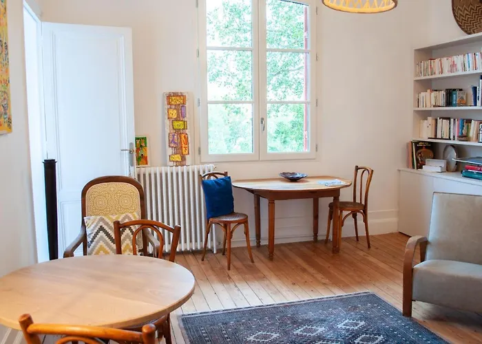 Pensionat Les Ombrees 3*